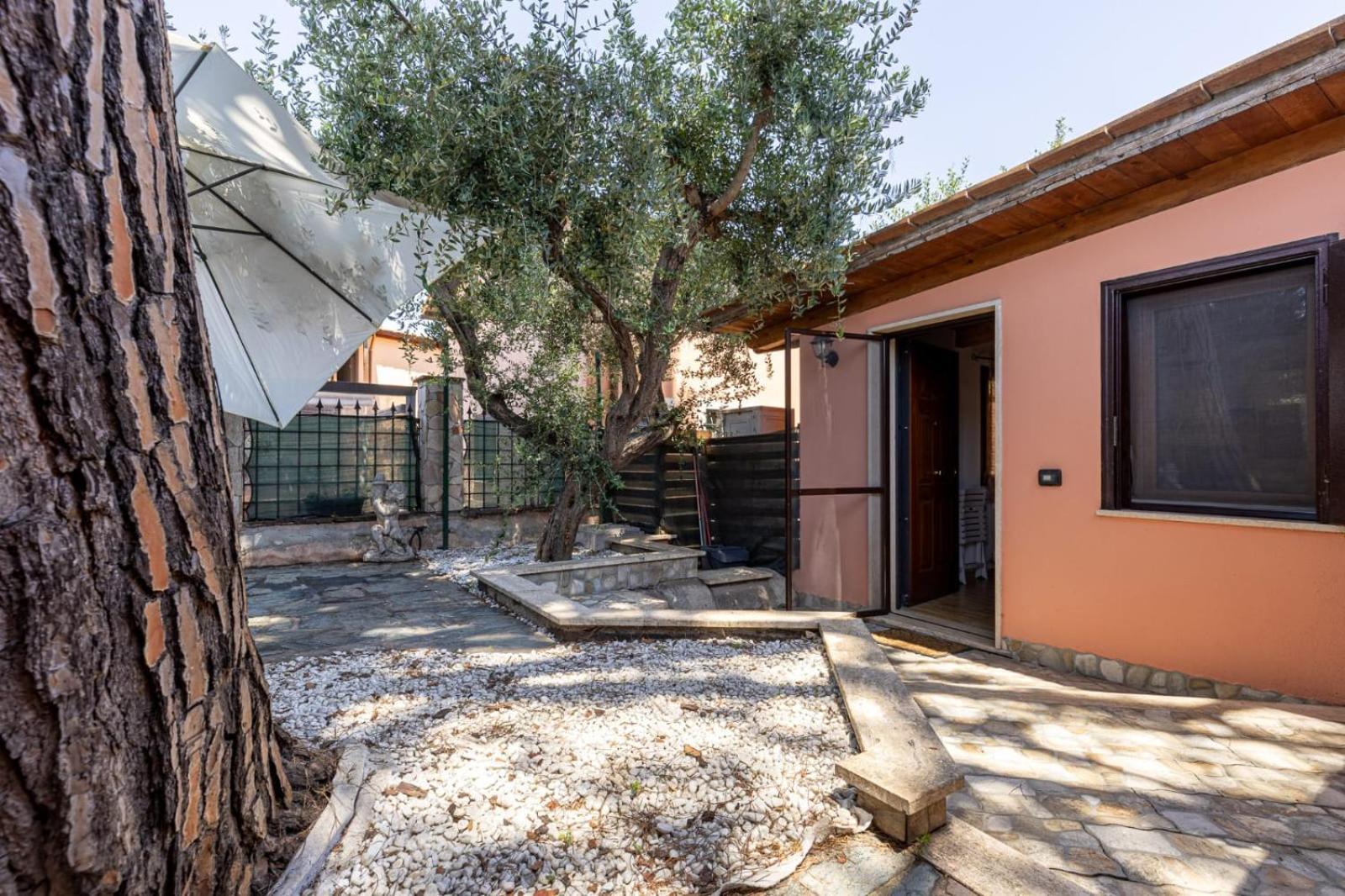 Sunrise Home Фьюмичино Экстерьер фото